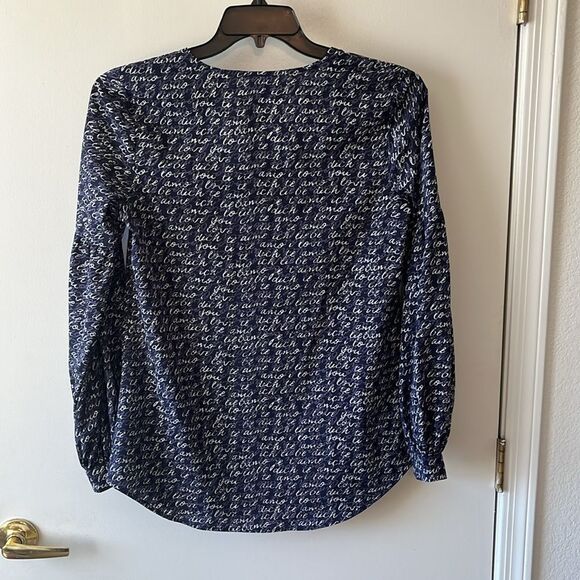Cabi Te Amo print Blouse Size S Gently used Navy/white - Picture 2 of 7